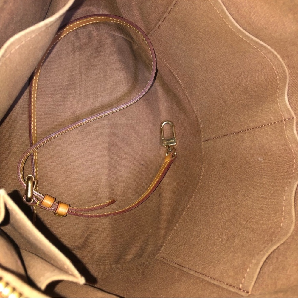 PALERMO PM  LOUIS VUITTON zipper closure - Picture 6 of 17